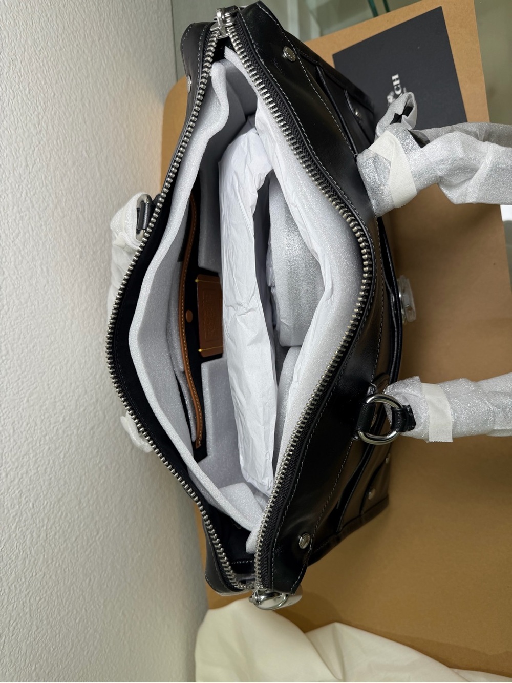 NWT Coach Rhyder 38 in Black Leather - Picture 8 of 9